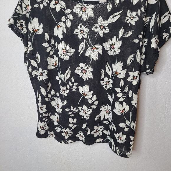 Maurices Size Large Black Floral‎ Print Top - Picture 4 of 11